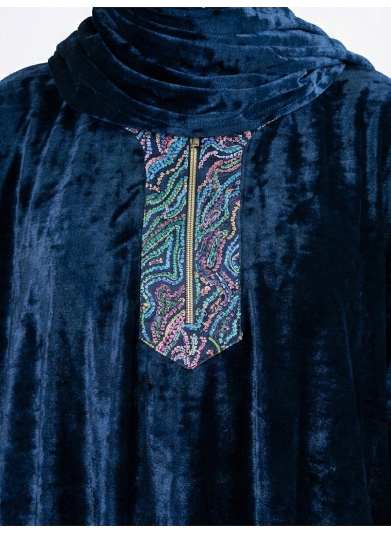 شرشف صلاة مخملي فاخر (جلابية) بسحاب ذهبي وصدرية مزخرفة أنيقة مع طرحة متصلة - لون كحلي ملكي - Image 4